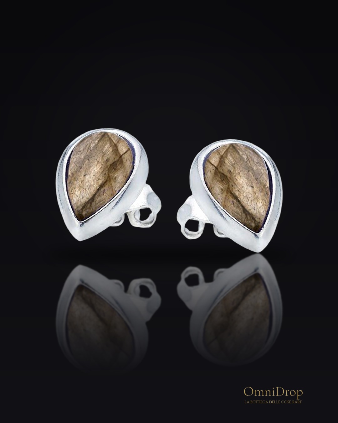 Orecchini a bottone goccia labradorite multicolore, ricordo indimenticabile