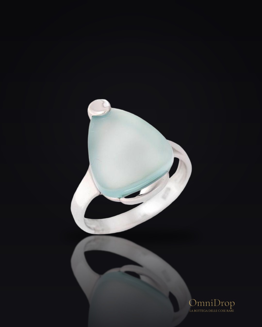 Anello agata acqua naturale tinta, per custodire i tuoi sogni