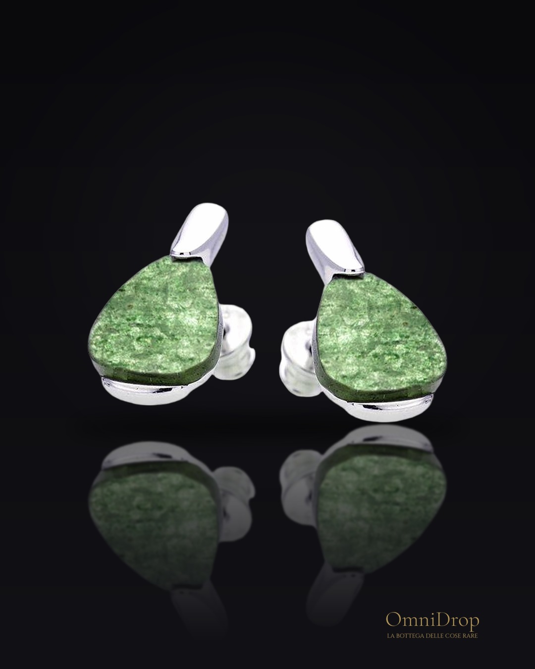 Orecchini a bottone in cristallo di Swarovski, per portare con te un tocco di eleganza