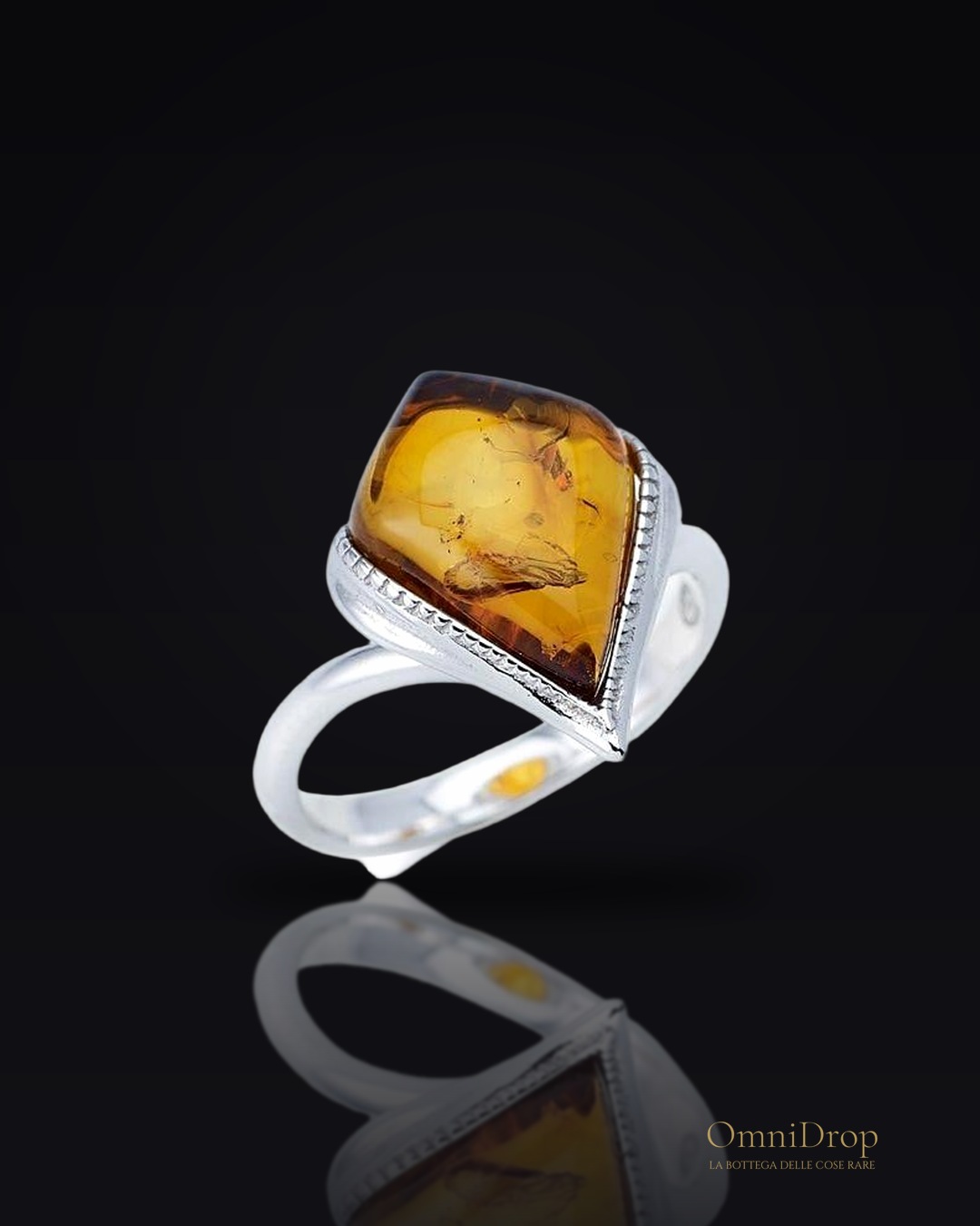 Anello ambra cognac Mar Baltico, per portare l'essenza del mare