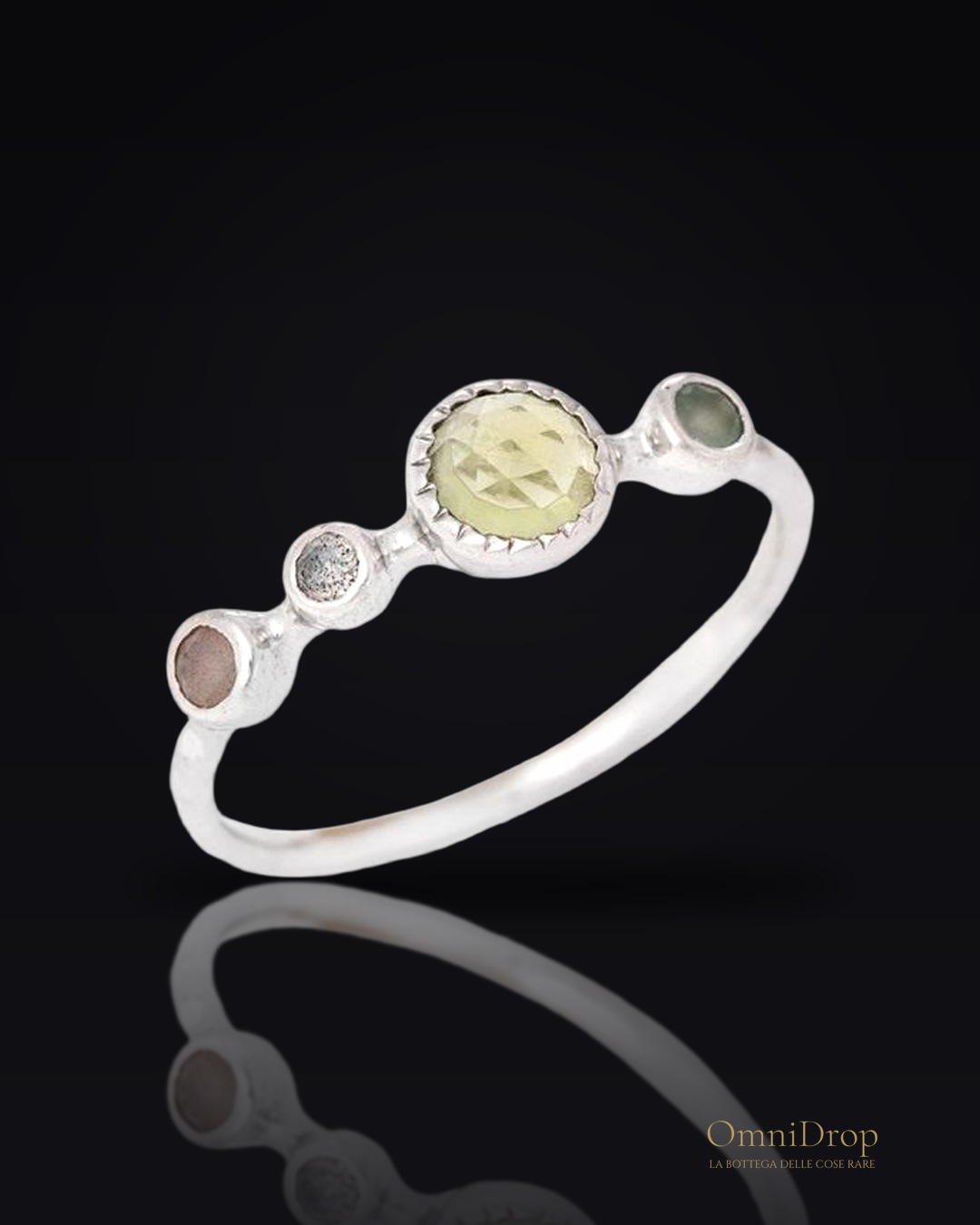 Anello pietre naturali multicolor, per raccontare storie