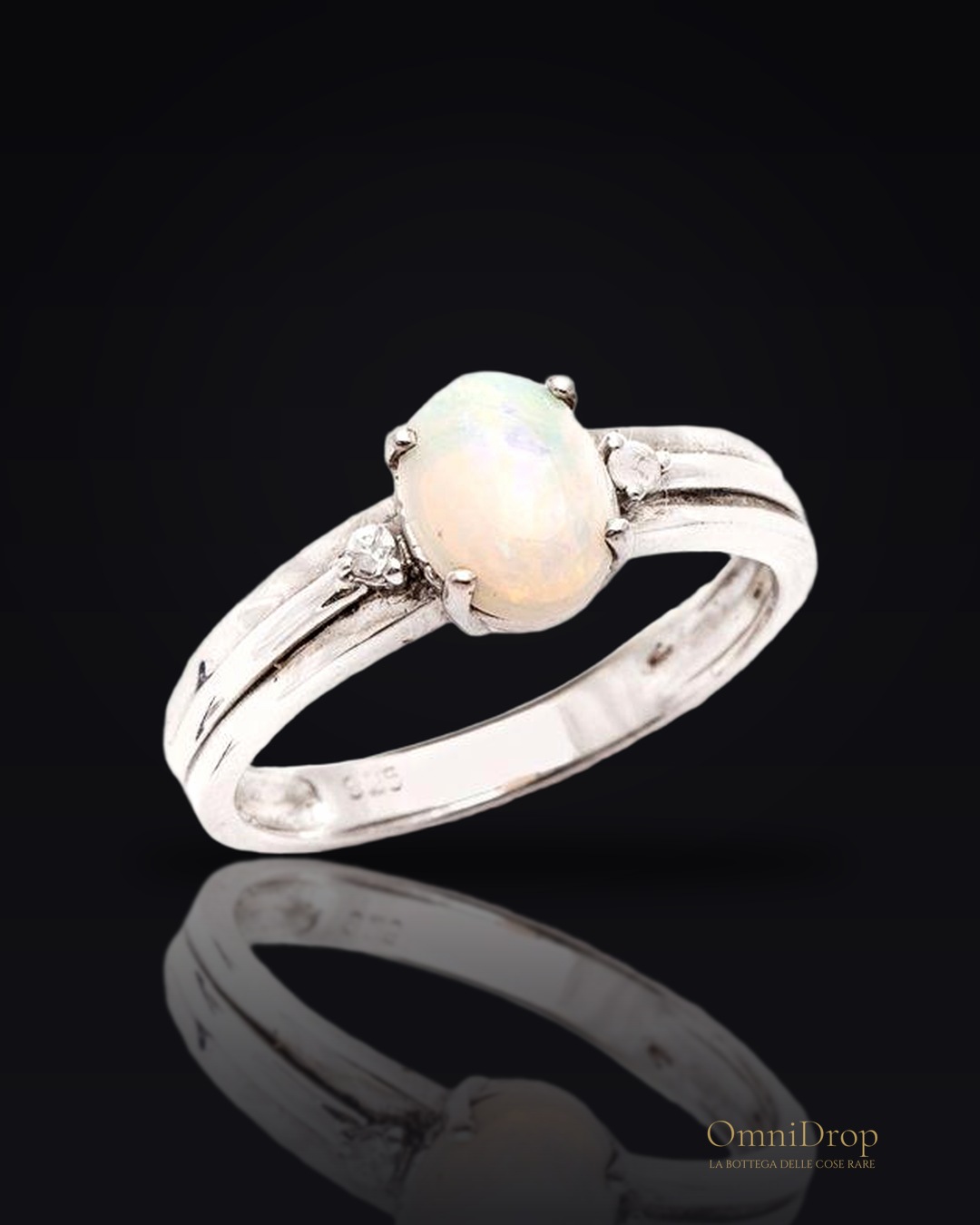 Anello opale bianco australiano ovale, per racchiudere la naturalezza