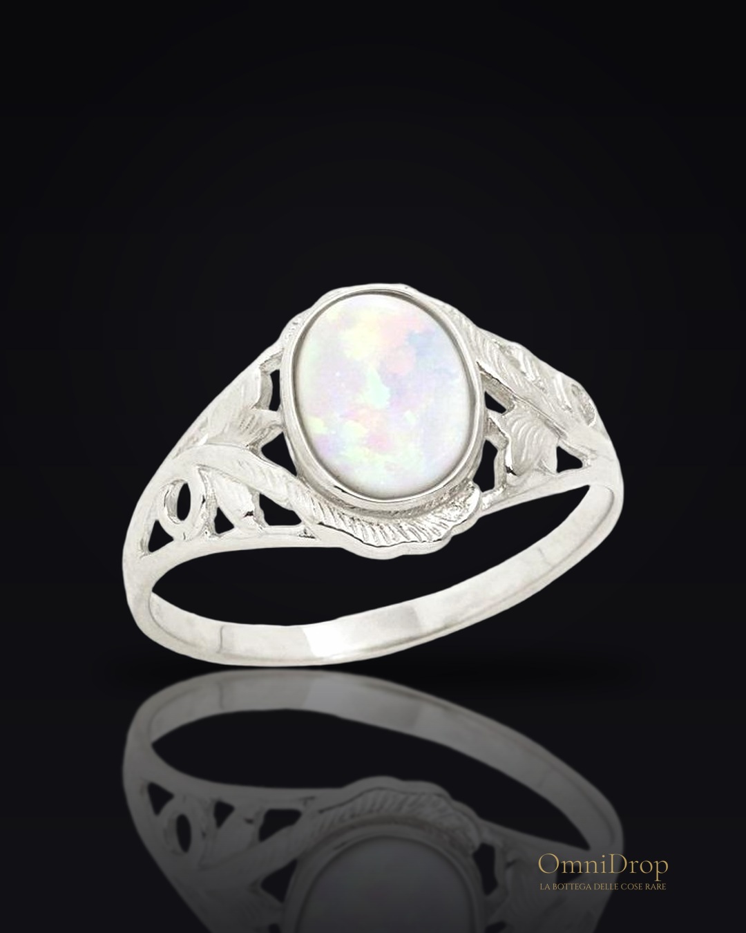 Anello opale bianco australiano ovale, per custodire la purezza
