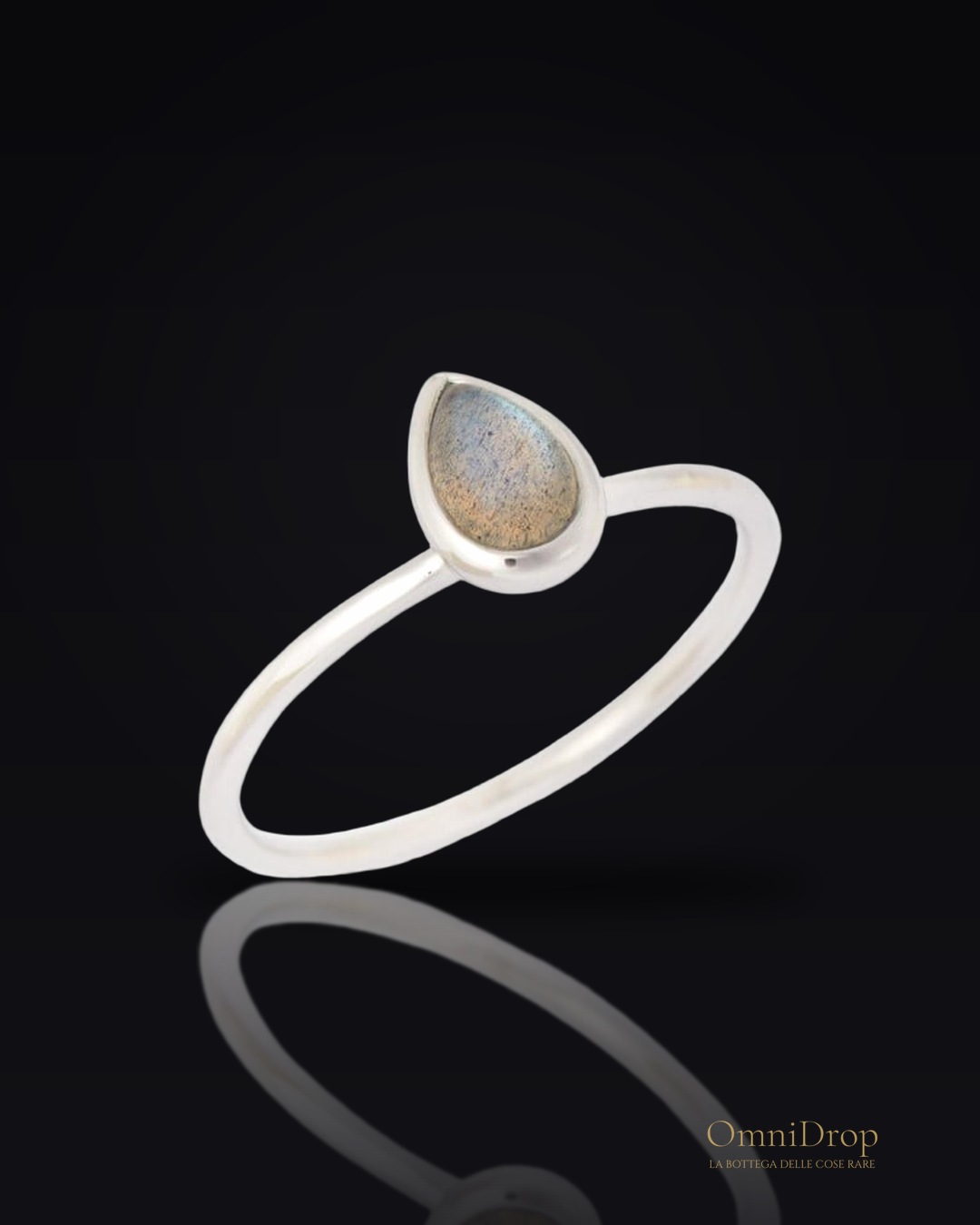 Anello labradorite multicolore, per evocare l'essenza naturale