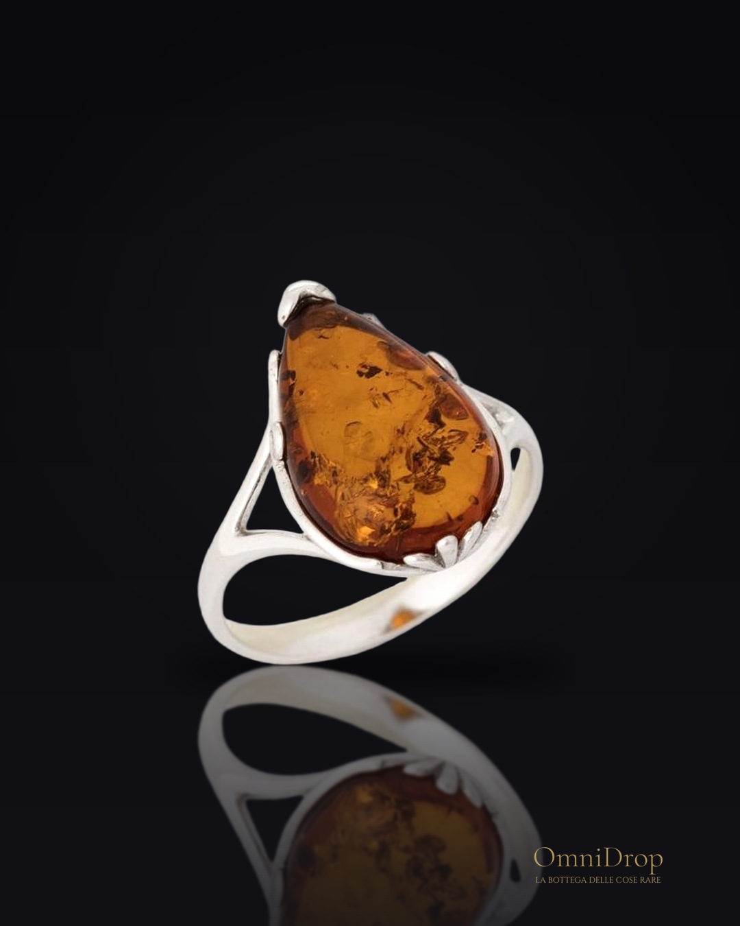 Anello ambra cognac, per tenere accesa la tua luce