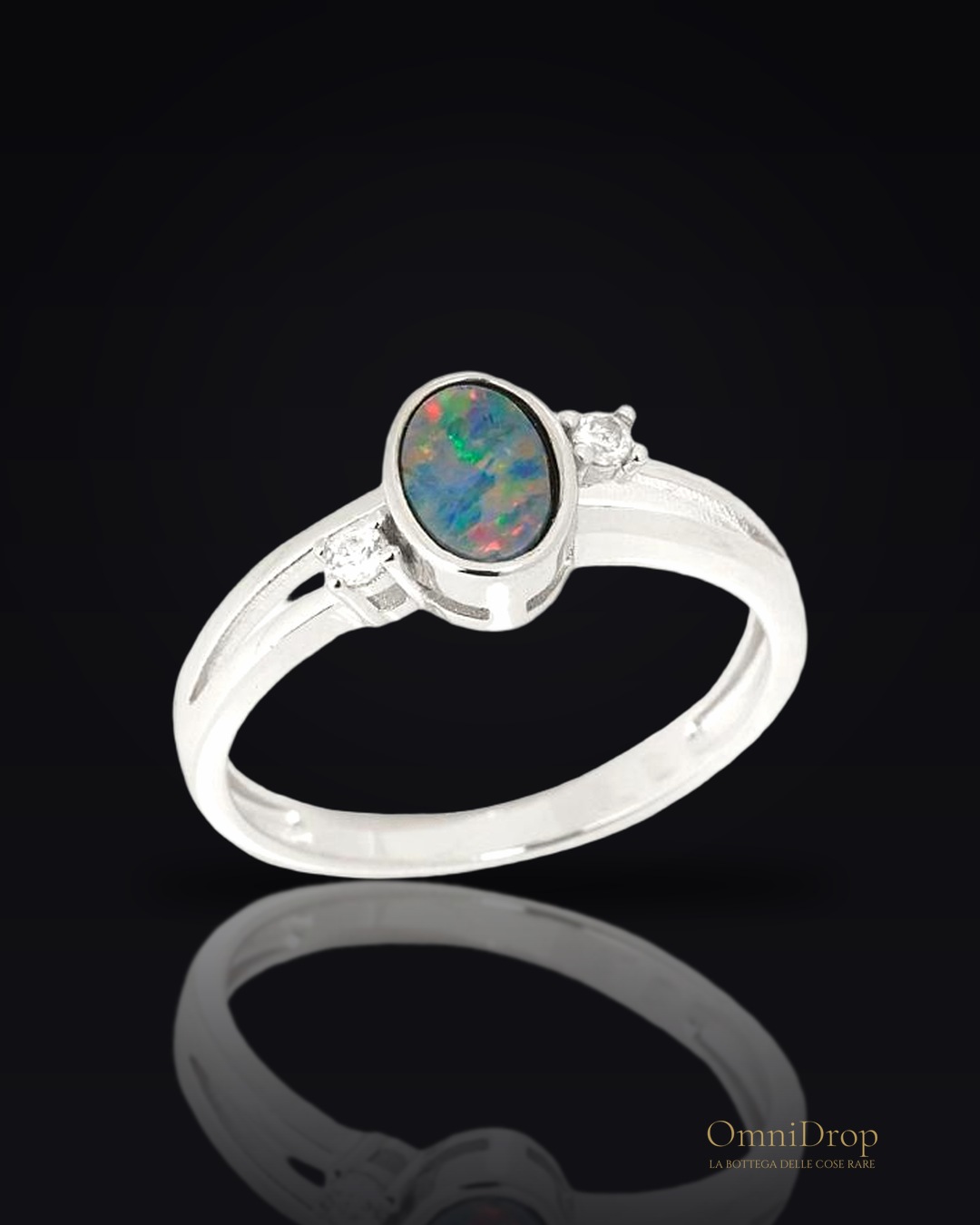 Anello opale e zirconio, per la purezza del tuo cuore