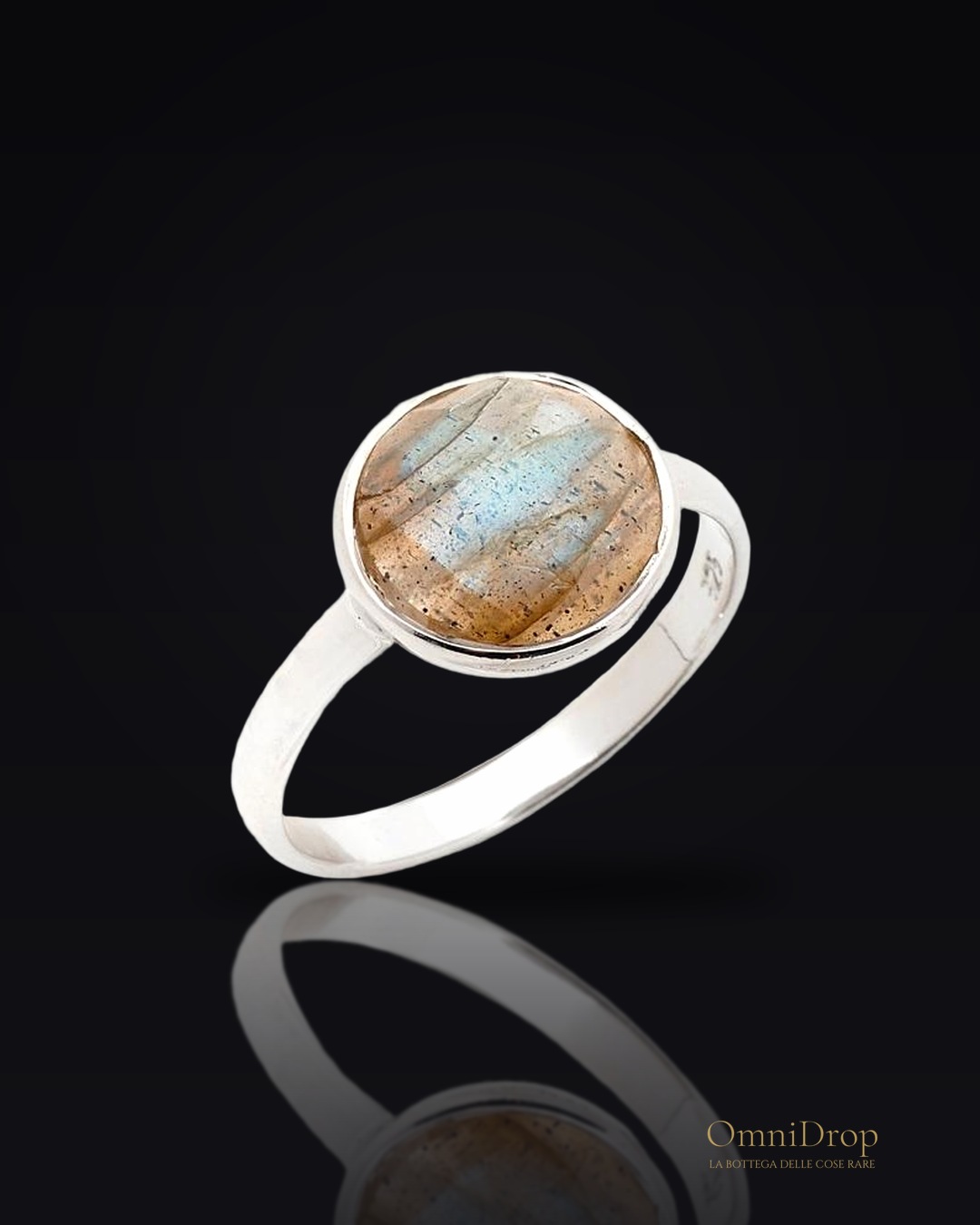 Anello labradorite multicolore, per esprimere la tua essenza