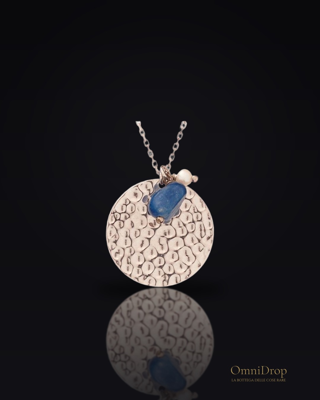 Collana cianite e perle, ricordo duraturo