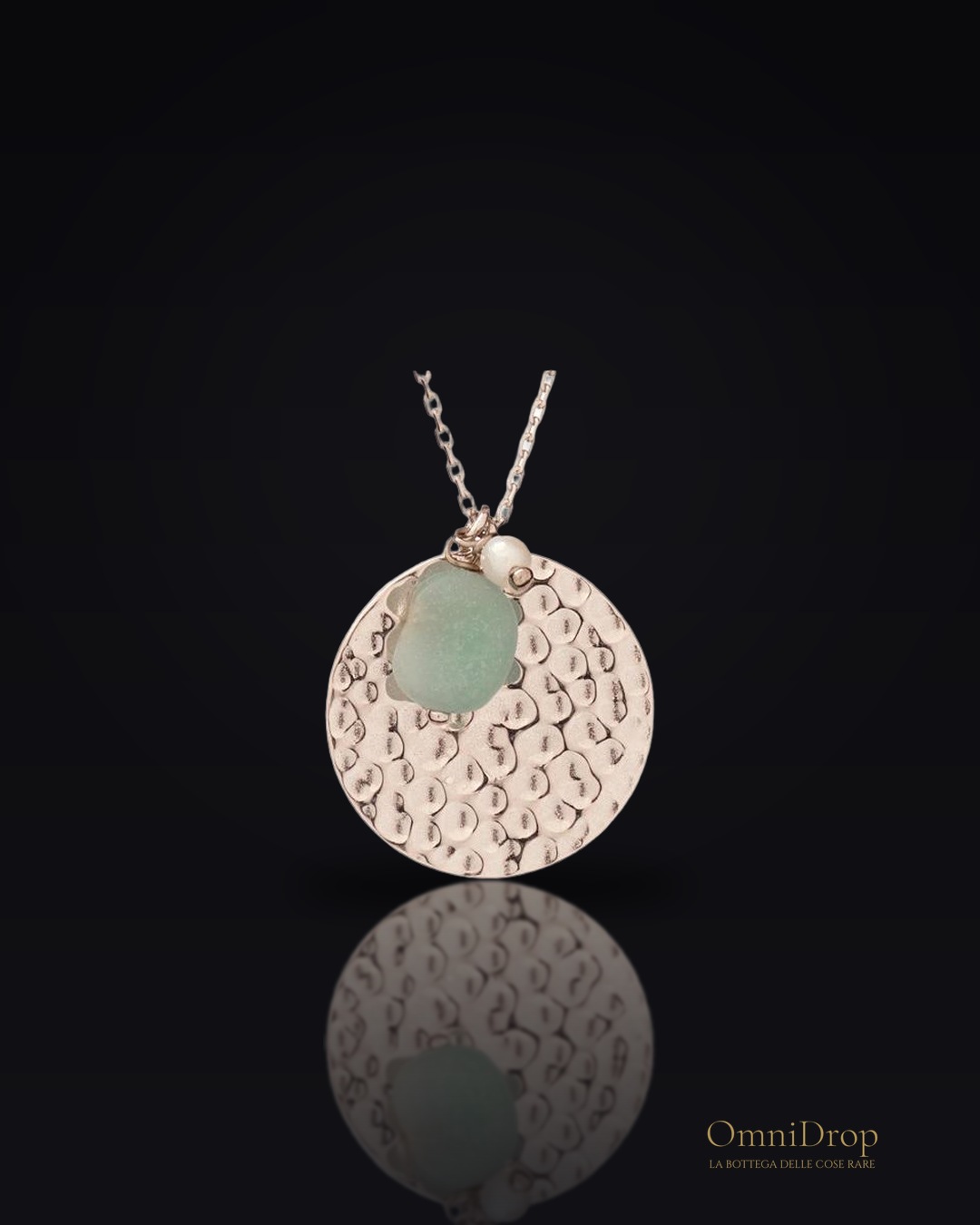 Collana di argento rodiato con amazzonite e perle per proteggere il tuo equilibrio interiore, per trovare pace dentro d