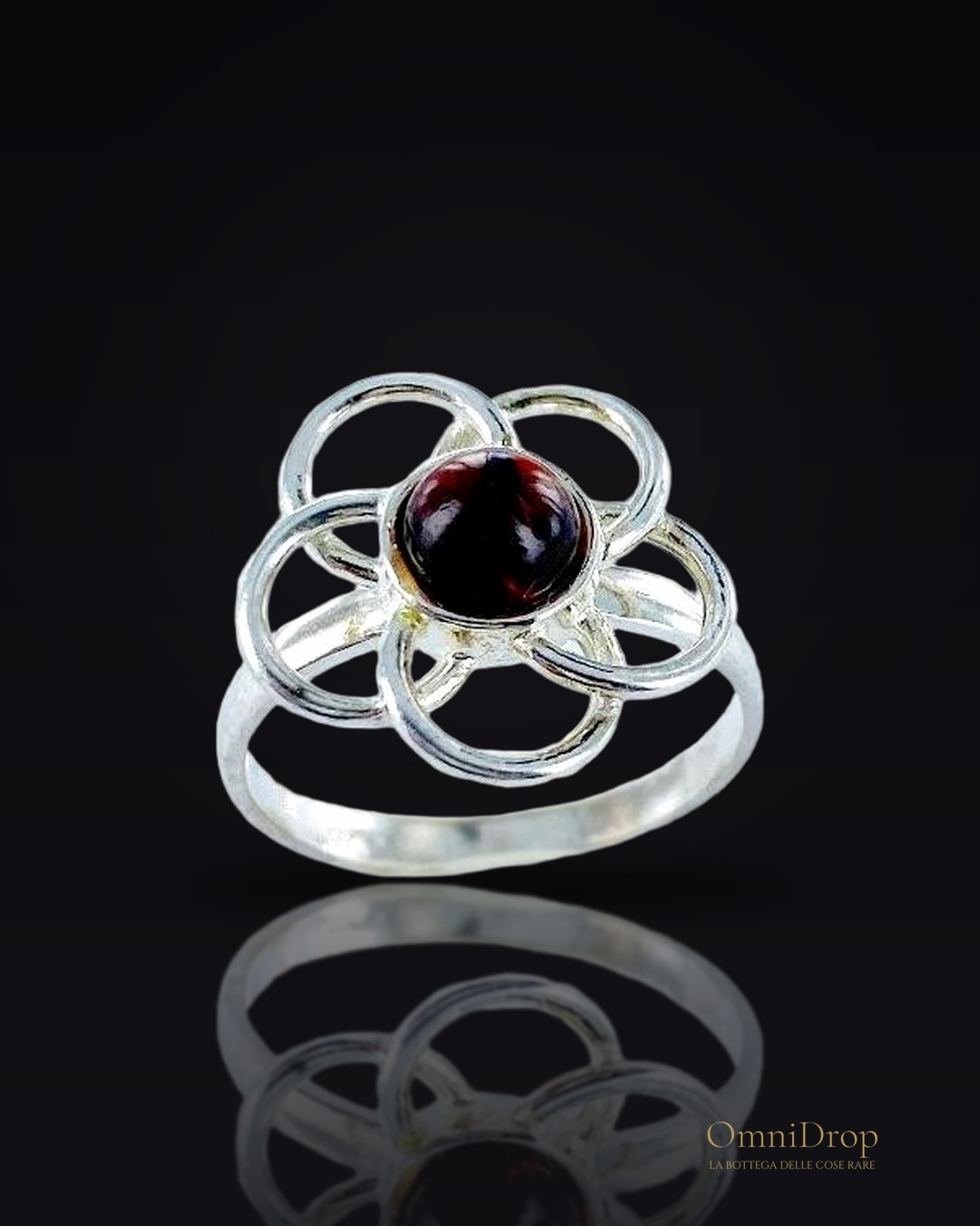 Anello ambra cognac, per custodire il passato