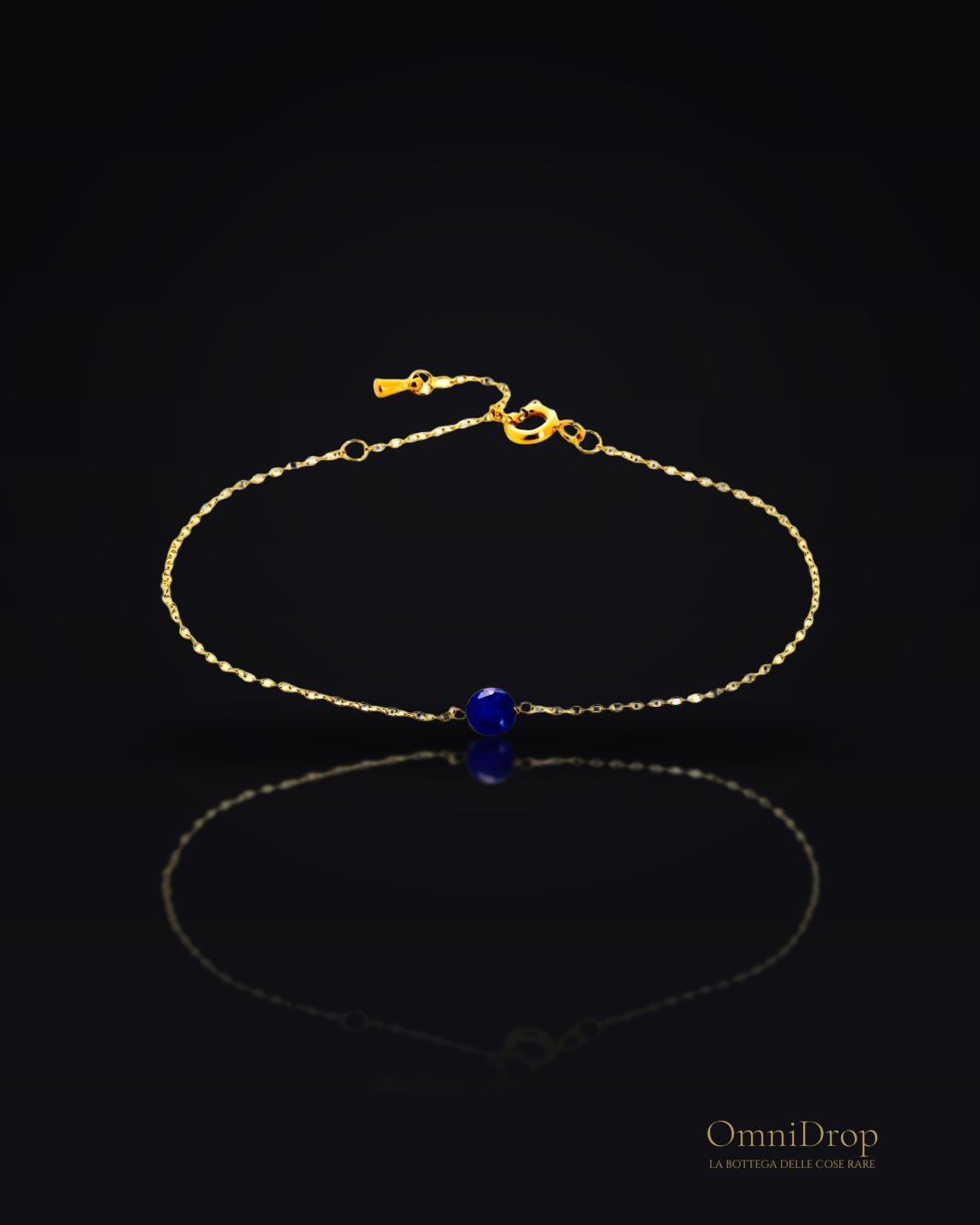 Bracciale di lapislazzuli blu e acciaio dorato, per custodire la tua luce interiore