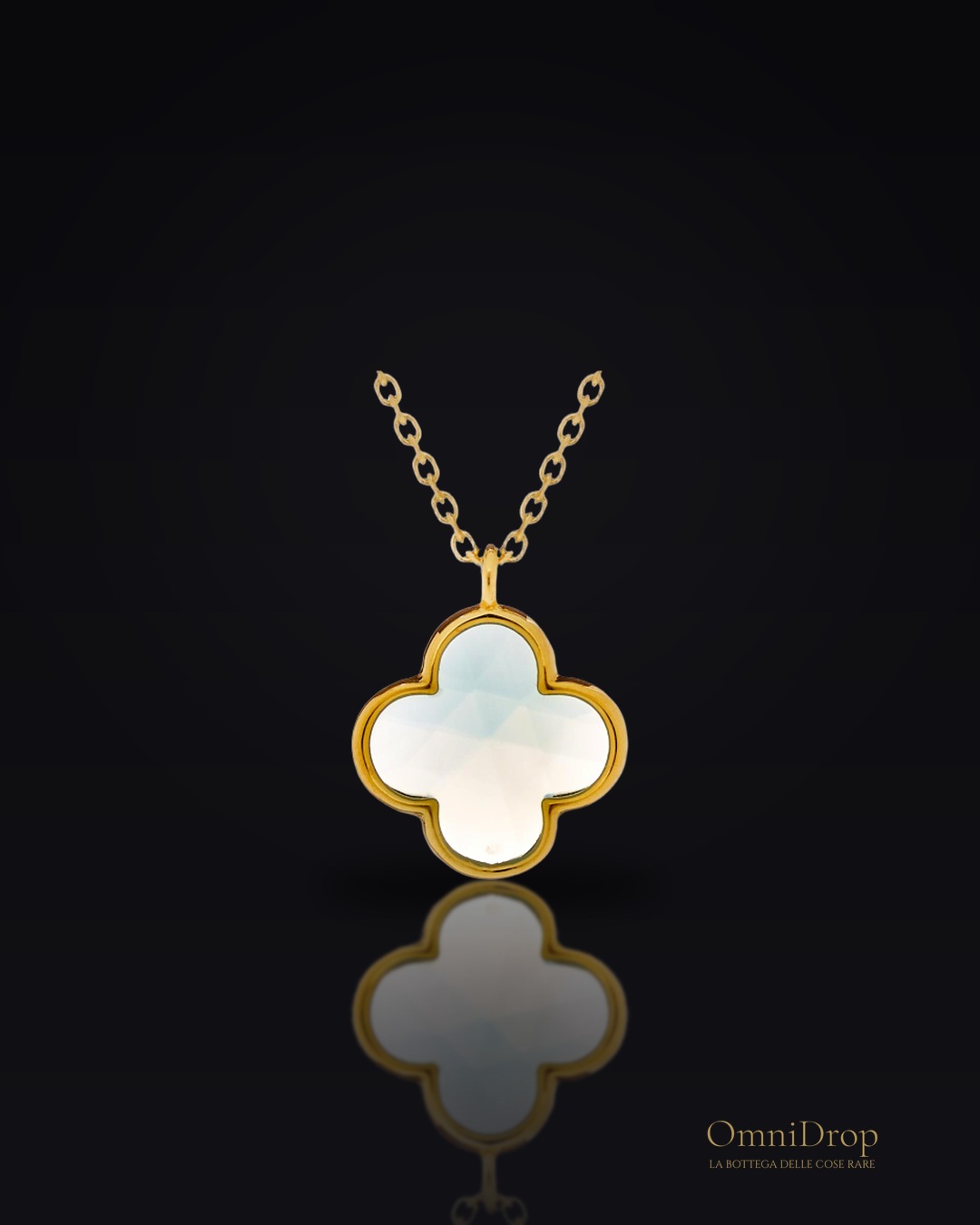 Collana di trifoglio con calcedonia blu tinta in argento dorato 925 lunghezza