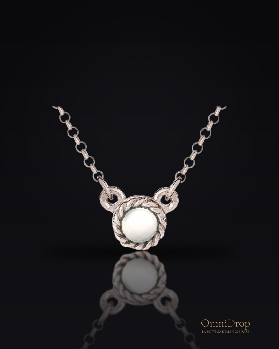 Collana tonda in argento 925 con agata acqua naturale tinta, per custodire la tua serenità