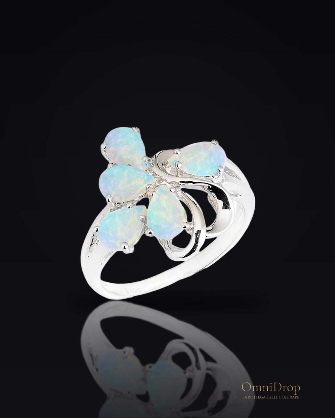 Anello multipietre opale bianco australiano goccia, per custodire la purezza