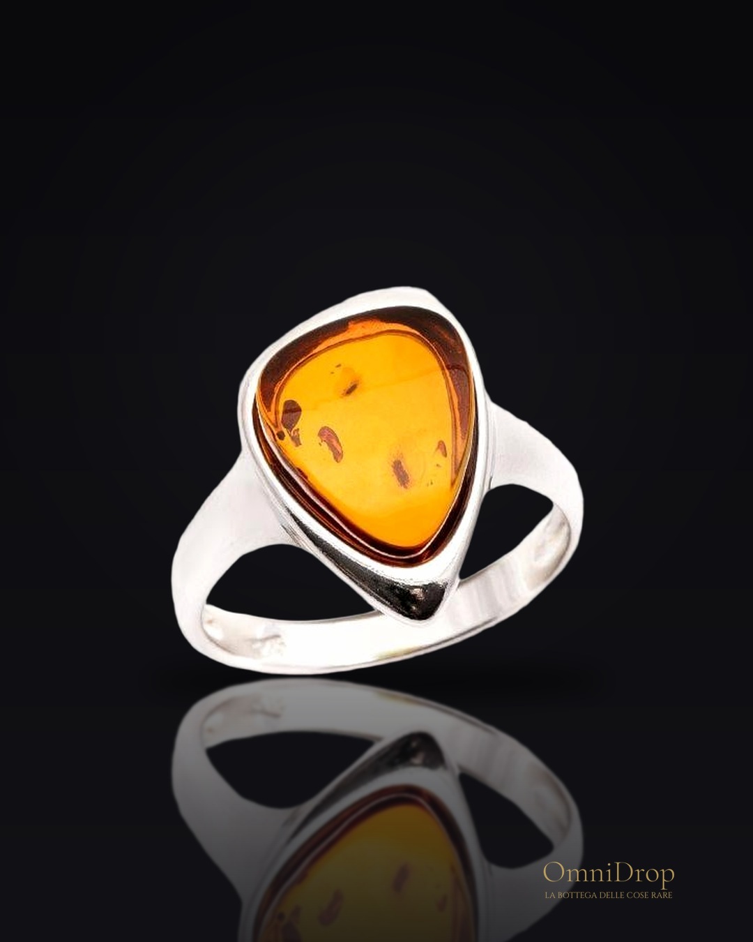 Anello ambra cognac, per tenere accesi i tuoi ricordi