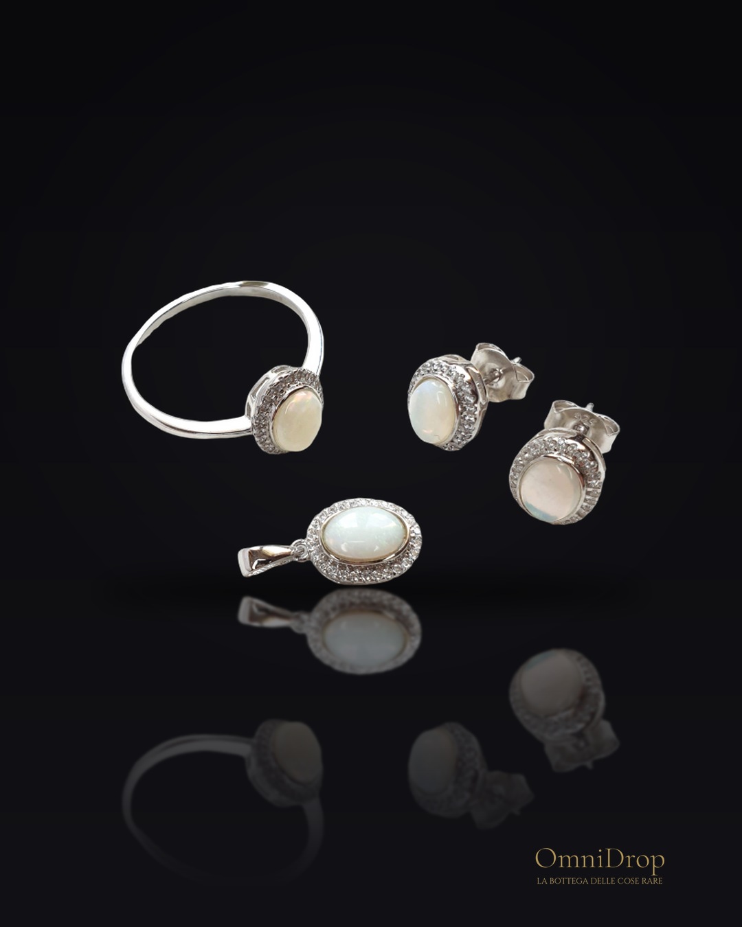 Orecchini a lobo in opale australiano bianco ovale, argento rodiato 925, 6x4 mm