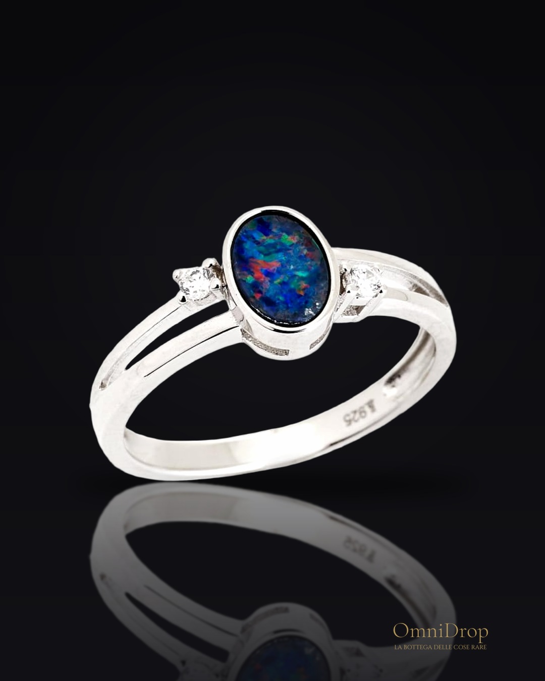 Anello in opale doppietta australiano blu ovale, in argento rodiato 925, 7x5 mm