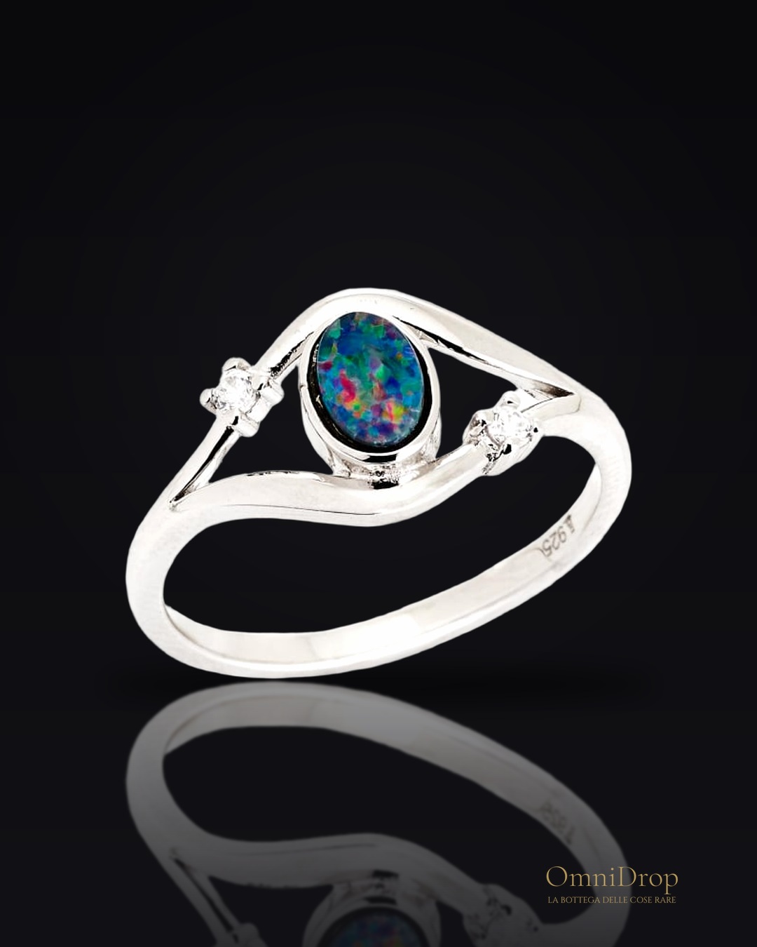 Anello in opale doppietta australiano blu ovale, in argento rodiato 925, 6x4 mm