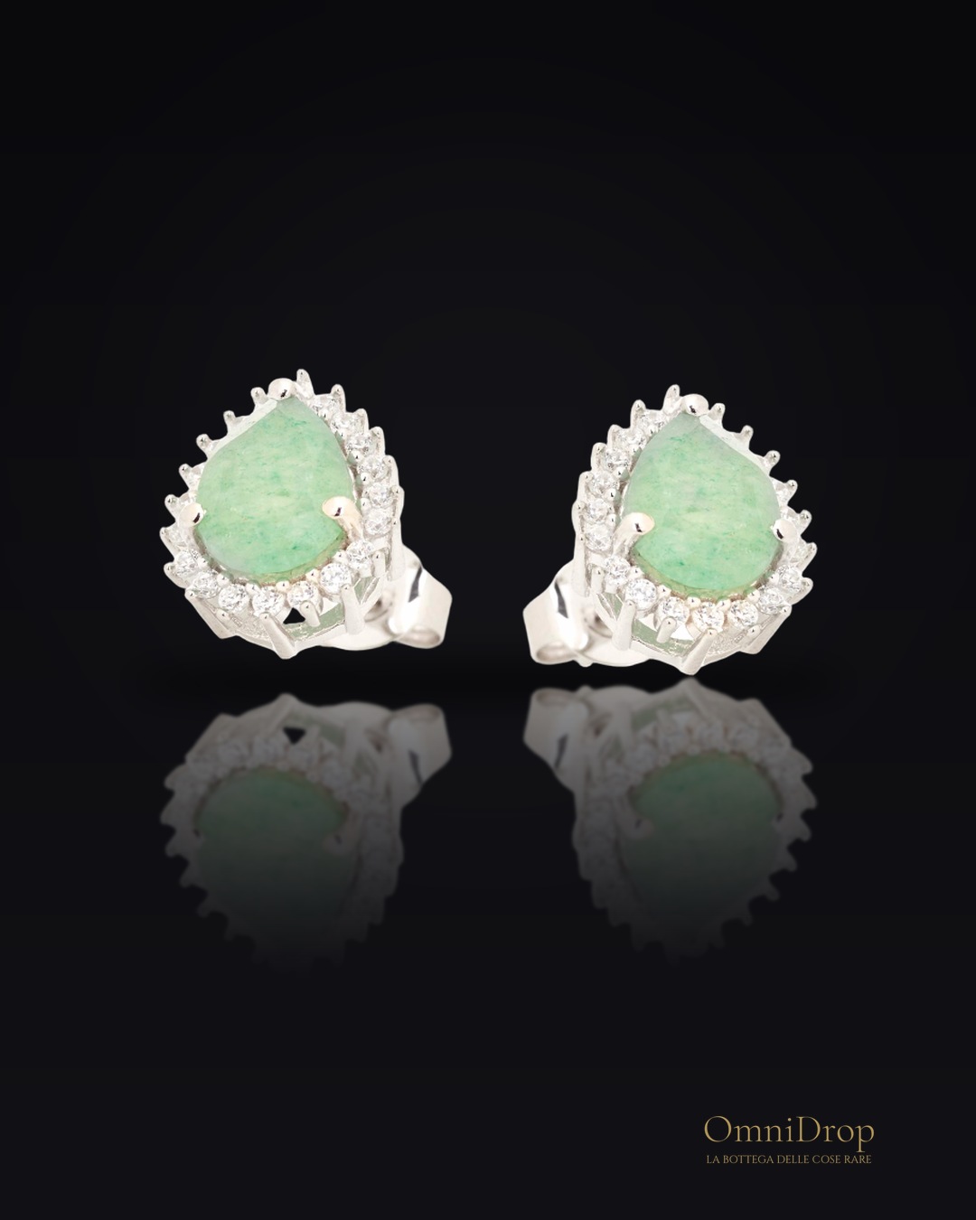 Orecchini a lobo in avventurina verde goccia, argento rodiato 925, 6x8 mm